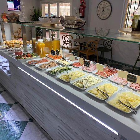 Hotel Agur Фуeнхирола Екстериор снимка