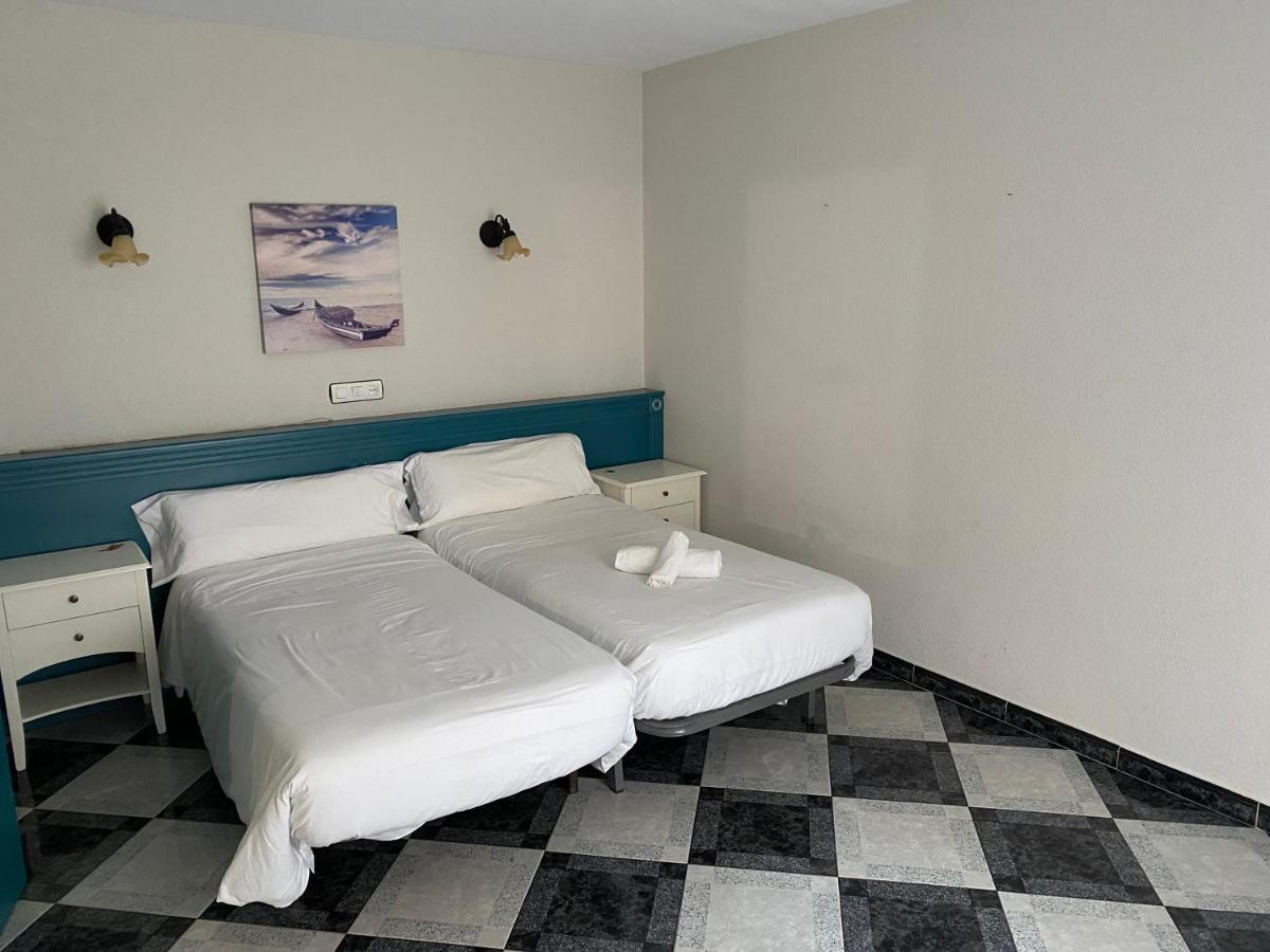 Hotel Agur Фуeнхирола Екстериор снимка