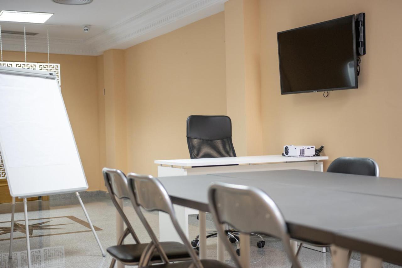 Hotel Agur Фуeнхирола Екстериор снимка