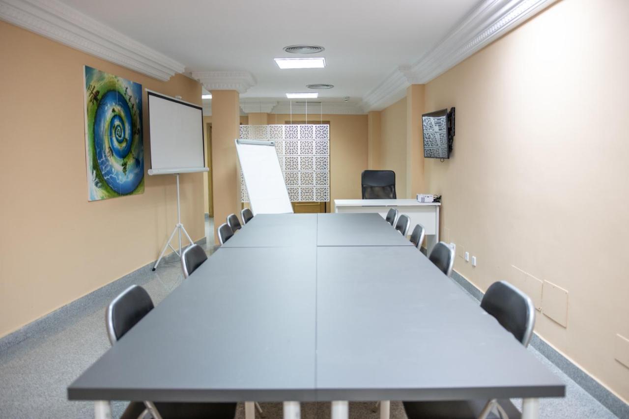 Hotel Agur Фуeнхирола Екстериор снимка