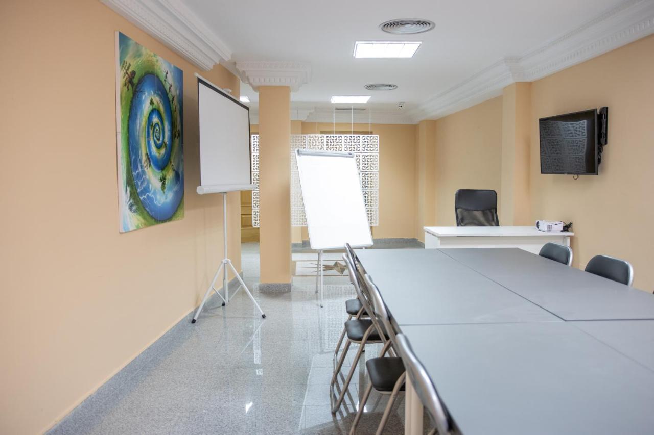 Hotel Agur Фуeнхирола Екстериор снимка