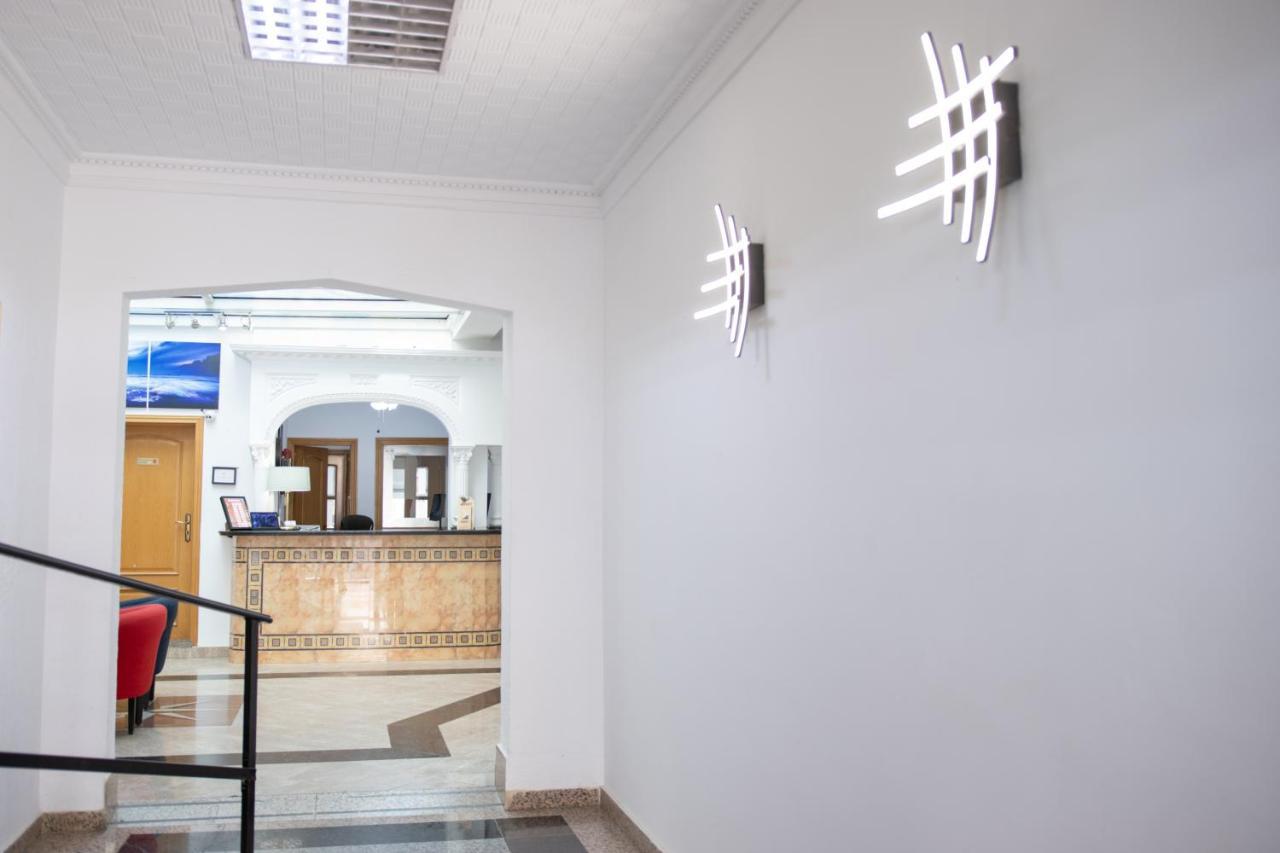 Hotel Agur Фуeнхирола Екстериор снимка