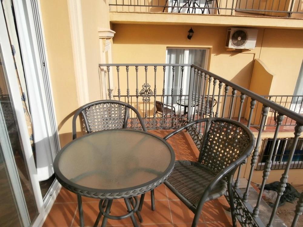 Hotel Agur Фуeнхирола Екстериор снимка