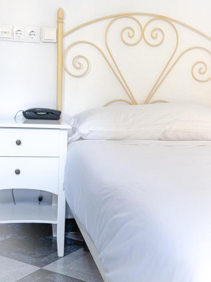 Hotel Agur Фуeнхирола Екстериор снимка
