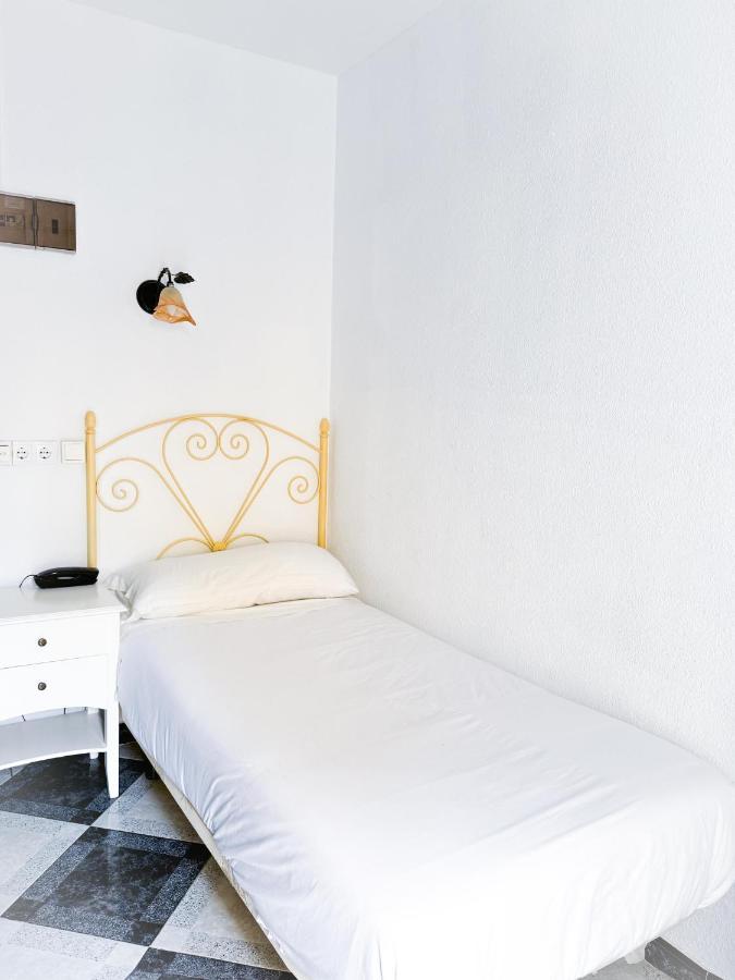 Hotel Agur Фуeнхирола Екстериор снимка