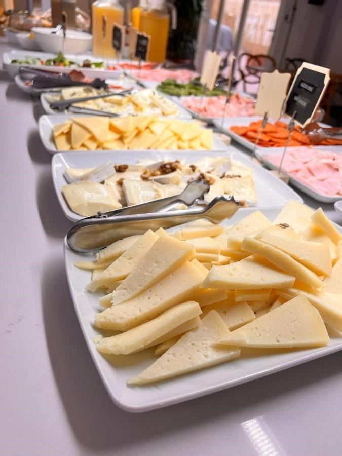 Hotel Agur Фуeнхирола Екстериор снимка