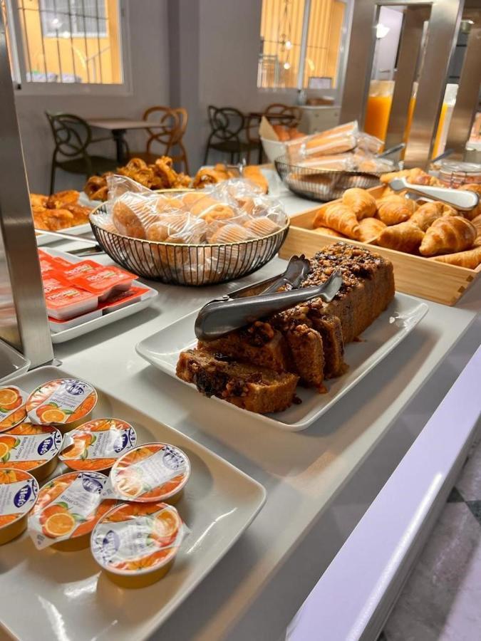 Hotel Agur Фуeнхирола Екстериор снимка