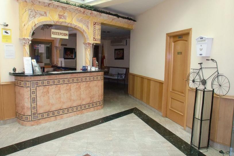 Hotel Agur Фуeнхирола Интериор снимка