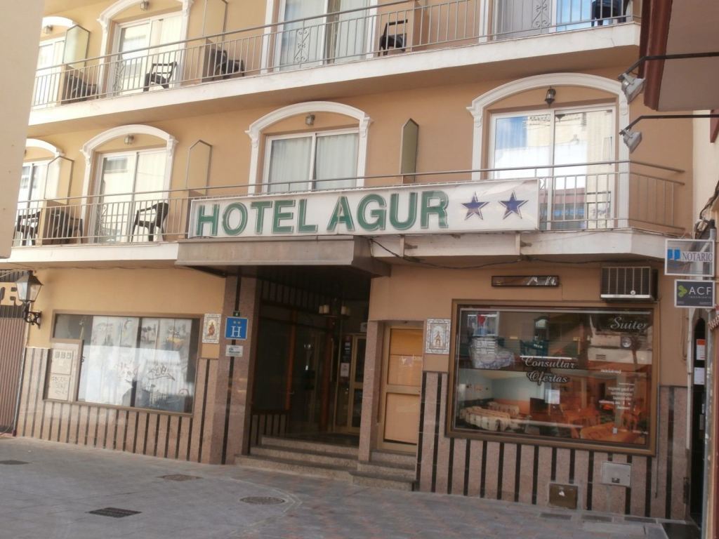 Hotel Agur Фуeнхирола Екстериор снимка