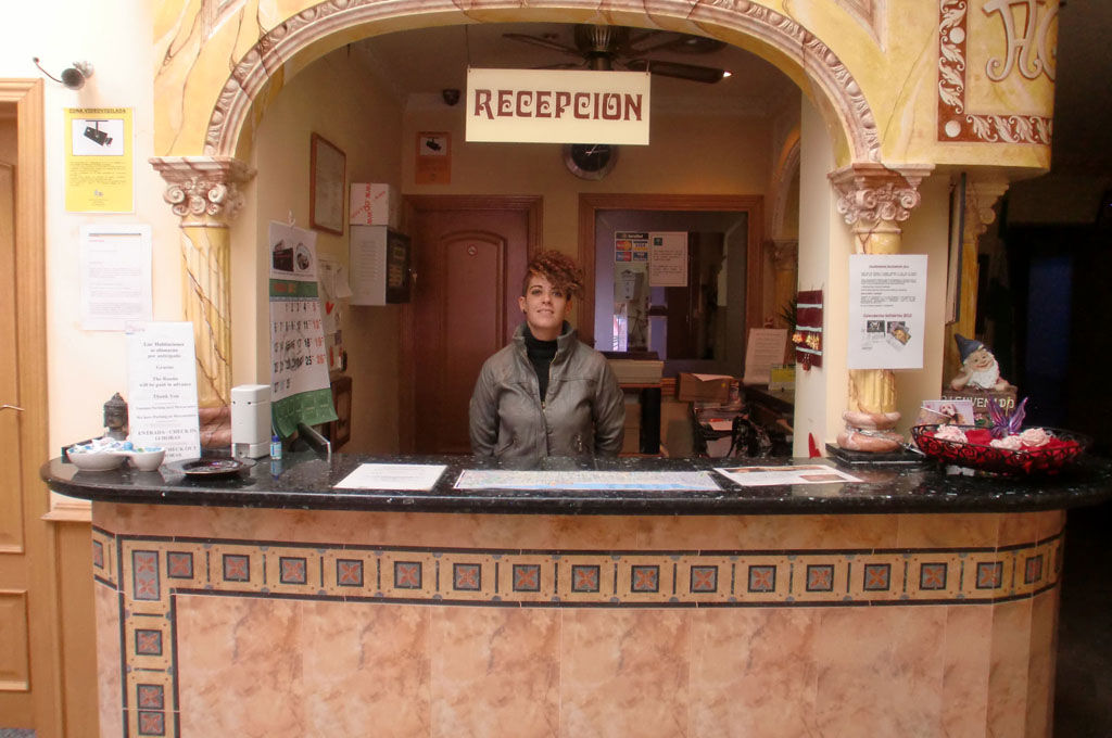 Hotel Agur Фуeнхирола Екстериор снимка
