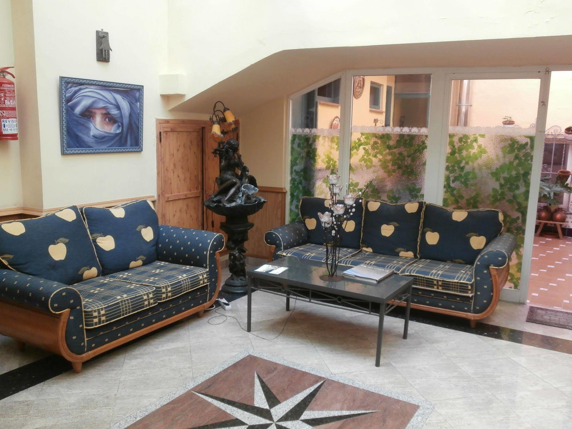 Hotel Agur Фуeнхирола Екстериор снимка