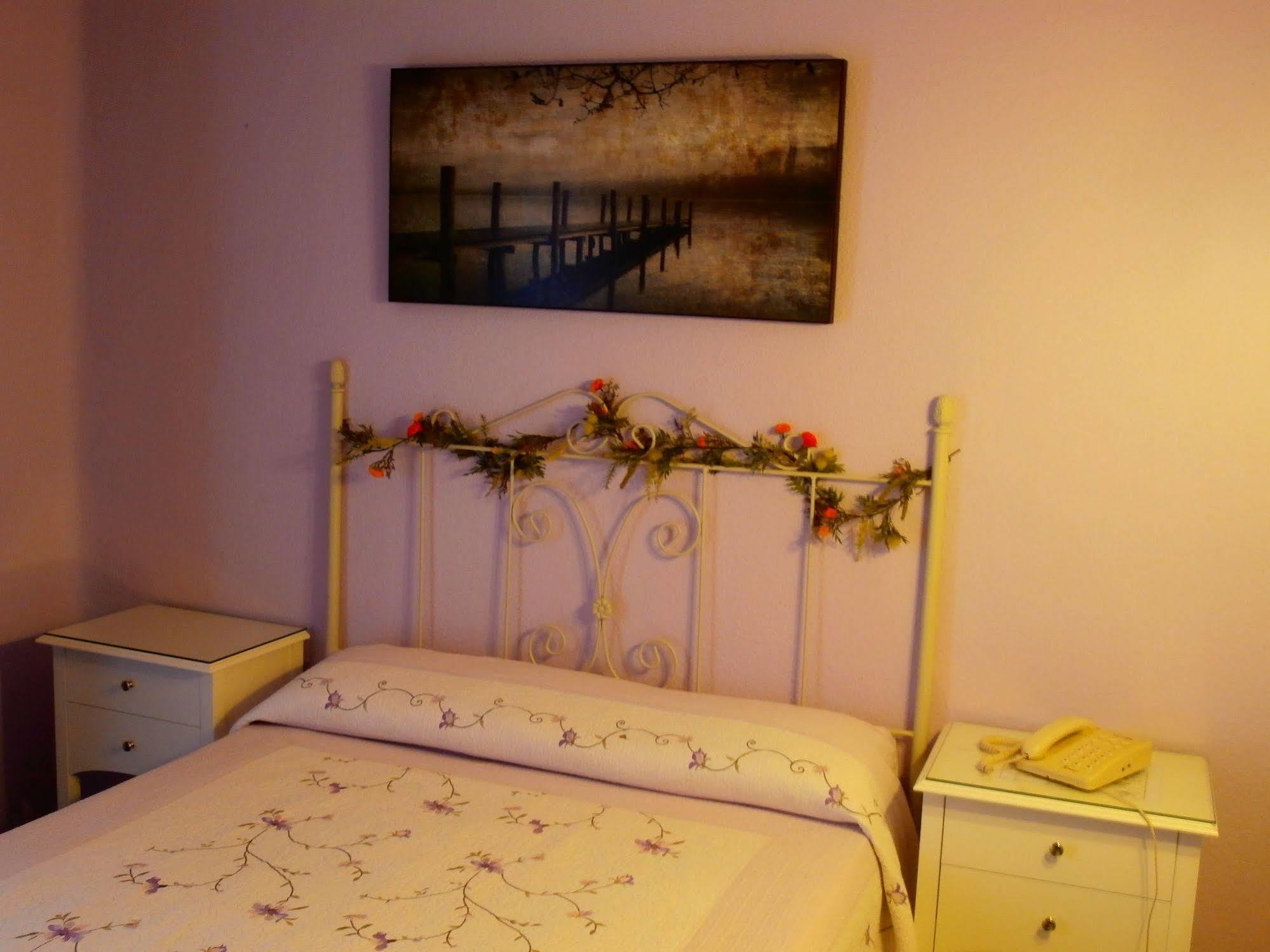 Hotel Agur Фуeнхирола Екстериор снимка