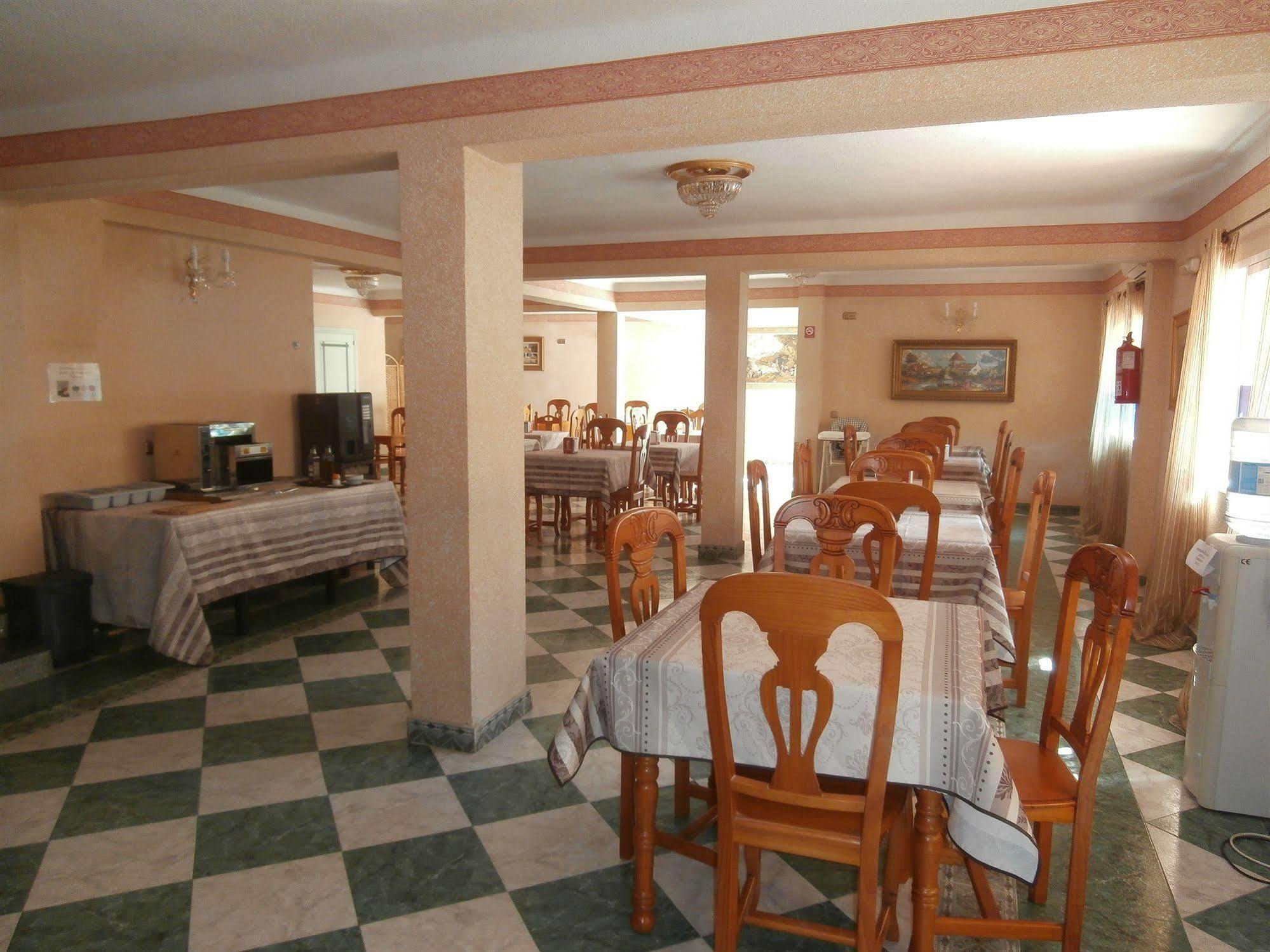 Hotel Agur Фуeнхирола Екстериор снимка